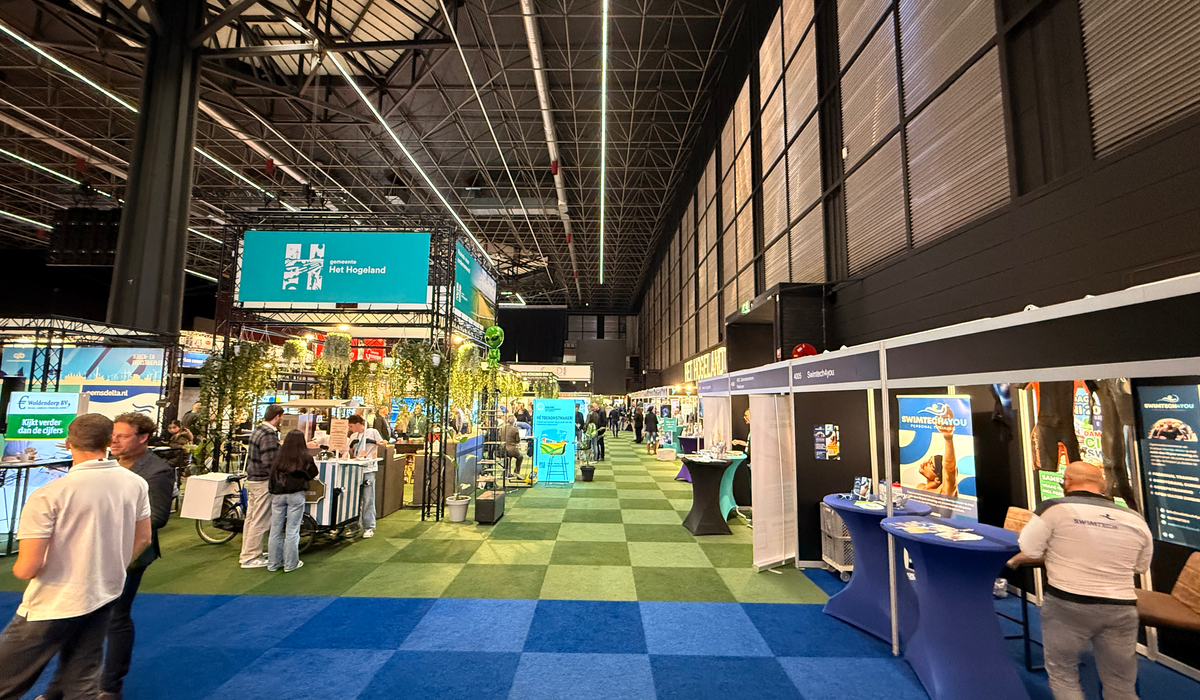 Voor: gewone foto van de winkel